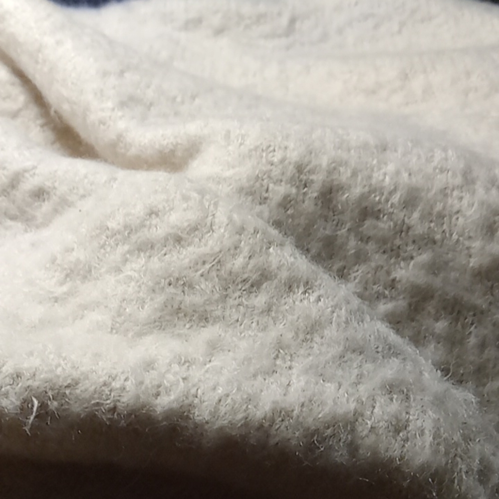 Cliche sweater - Picture 10 of 10